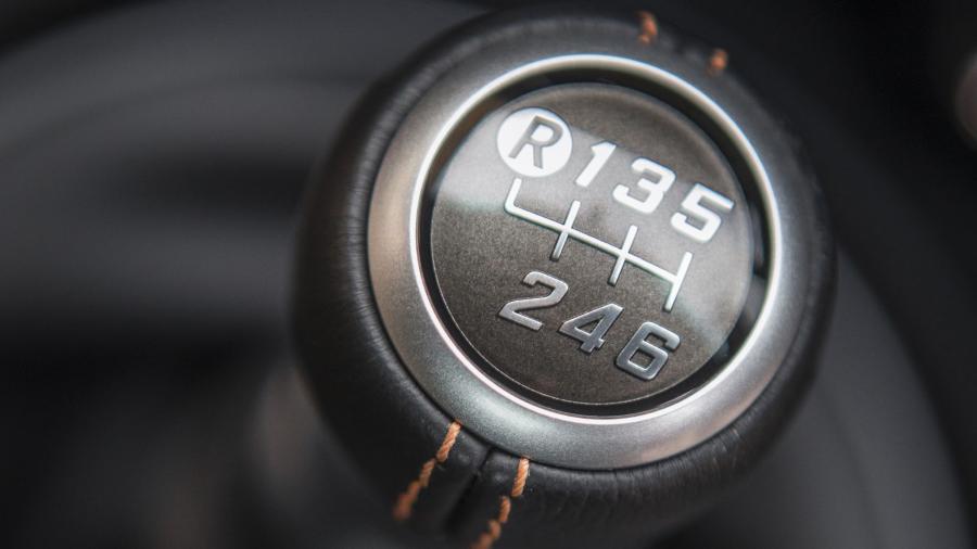 Детали интерьера Toyota GT 86 860 2017 года  (NA) (фото 14 из 18)